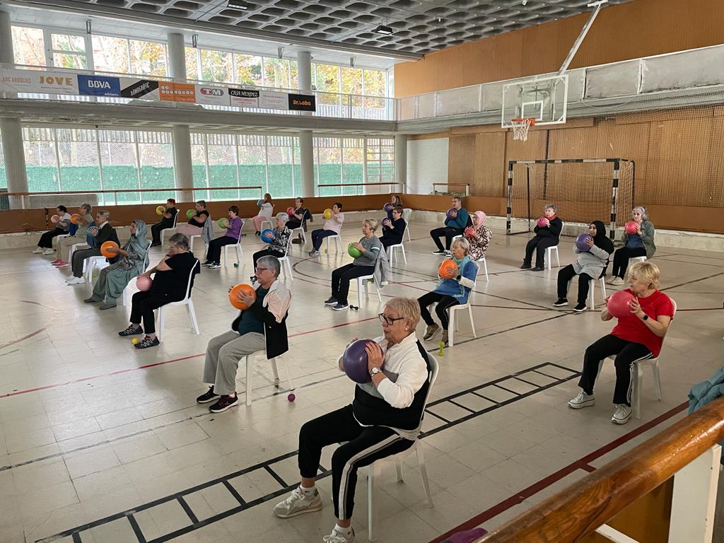 Sessió d'exercicis al pavelló