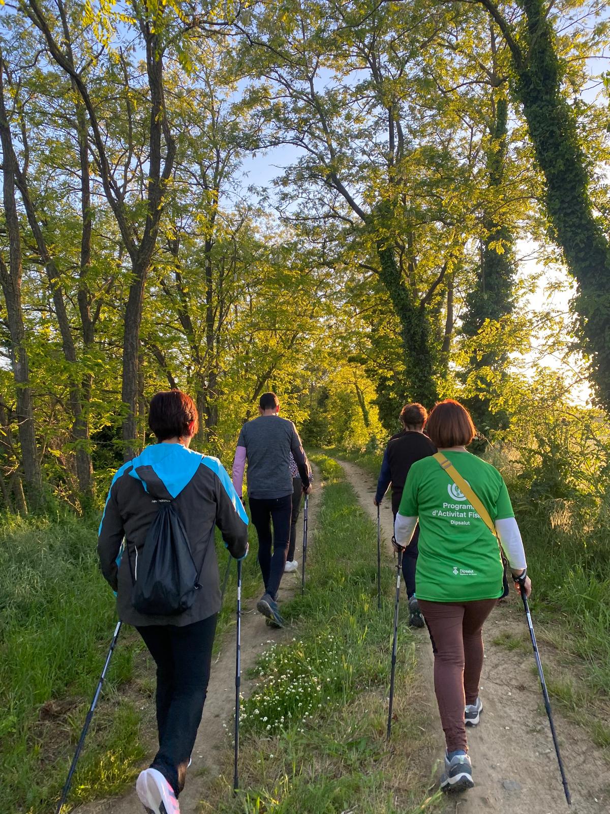 Marxa nòrdica pel municipi (primavera)