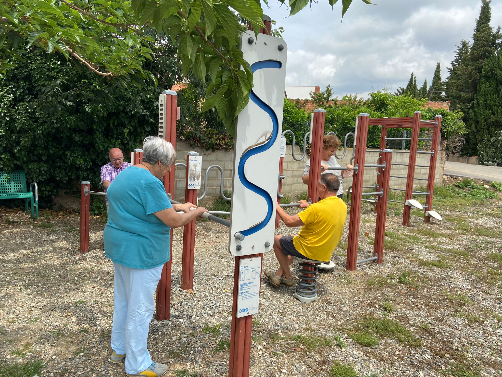 Sessió d'exercici físic a Mollet de Perelada